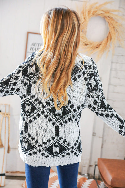 Black/White Aztec V Neck Popcorn Knit Sweater