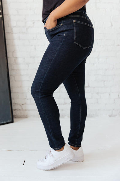 Everyday Tummy Control Skinnies In Dark Wash