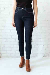 Everyday Tummy Control Skinnies In Dark Wash