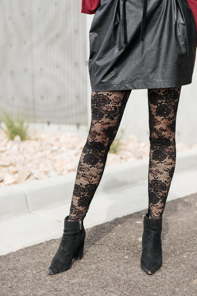 Fanciful Floral Leggings In Black