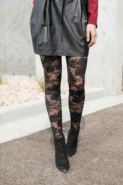 Fanciful Floral Leggings In Black