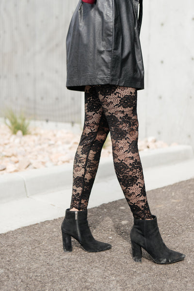 Fanciful Floral Leggings In Black