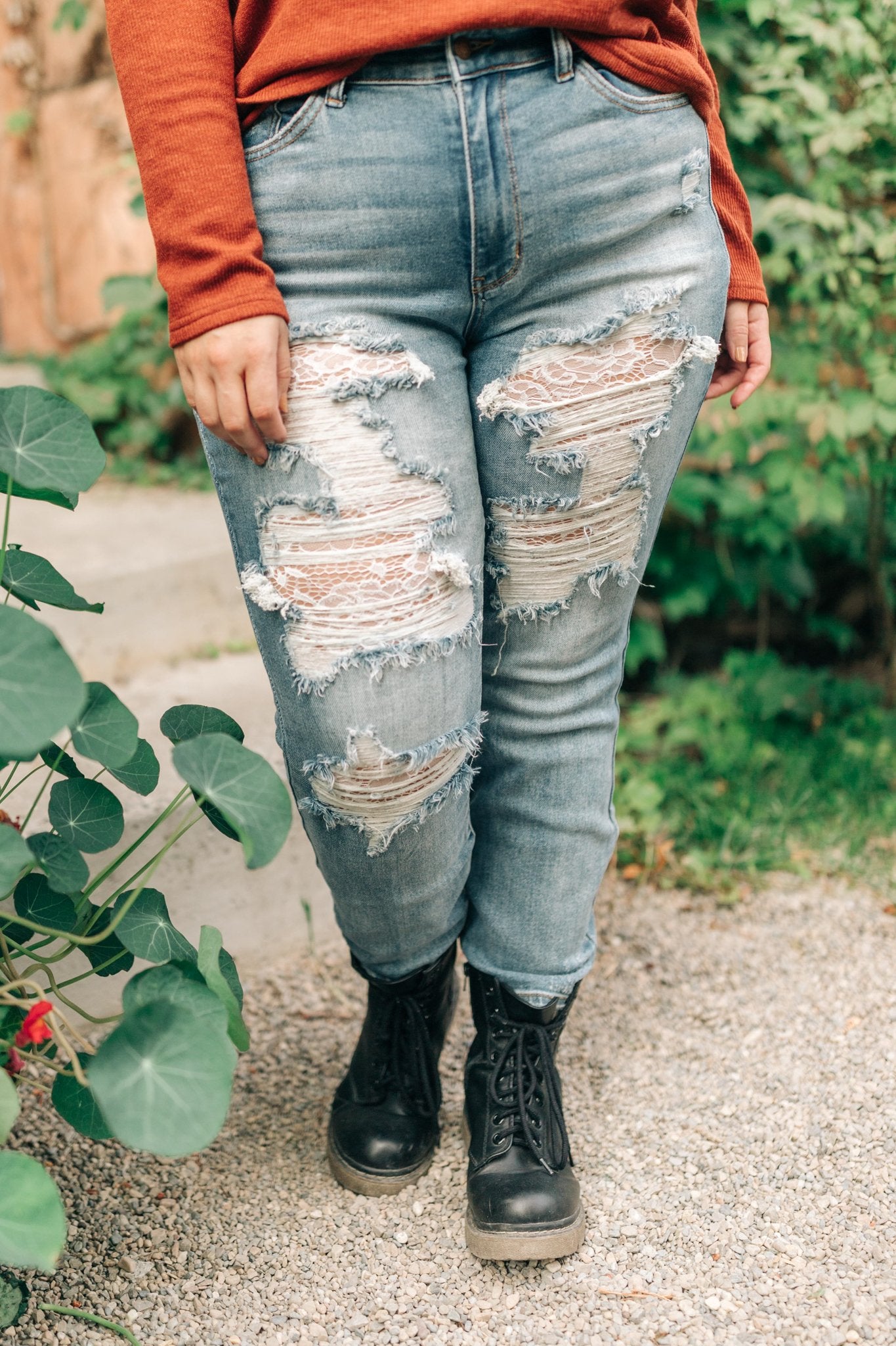 Fanciful Floral Leggings In White