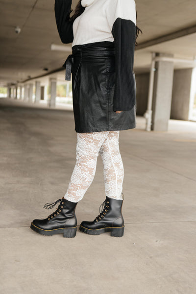 Fanciful Floral Leggings In White