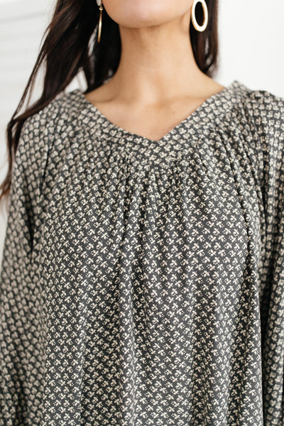 Feelin' The Breeze Blouse in Charcoal