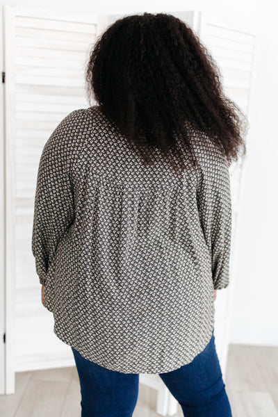 Feelin' The Breeze Blouse in Charcoal