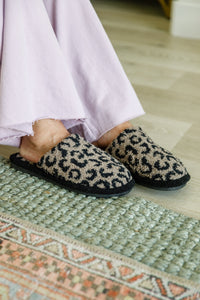 Fuzziest Feet Animal Print Slippers In Mocha