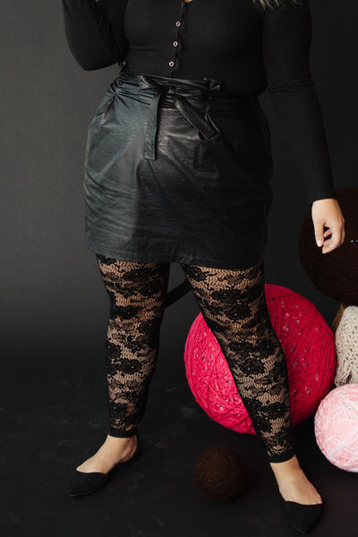 Fanciful Floral Leggings In Black