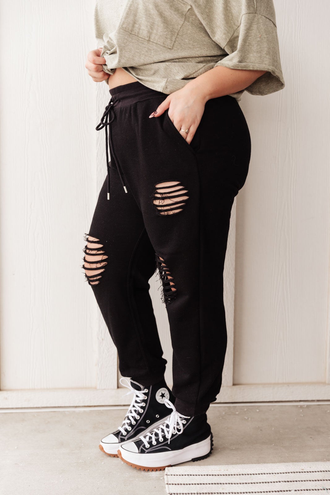 Kick Back Distressed Joggers In Black