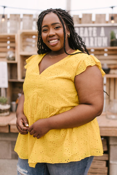 Lucy Eyelets Top in Dandelion