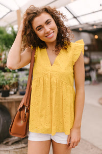 Lucy Eyelets Top in Dandelion