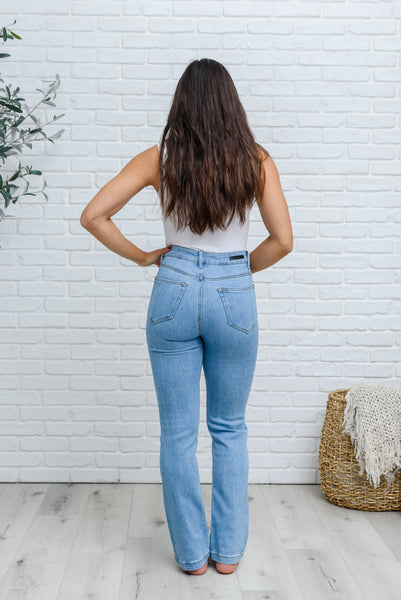 Rylee 90s High Rise Straight Leg Jeans