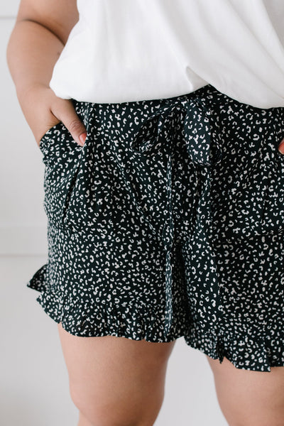 Short Leash Ruffled Shorts In Black