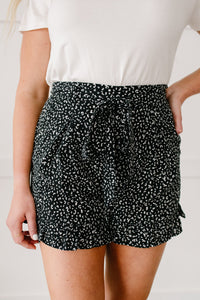 Short Leash Ruffled Shorts In Black