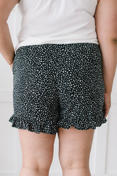 Short Leash Ruffled Shorts In Black