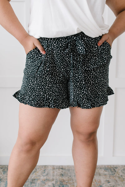 Short Leash Ruffled Shorts In Black