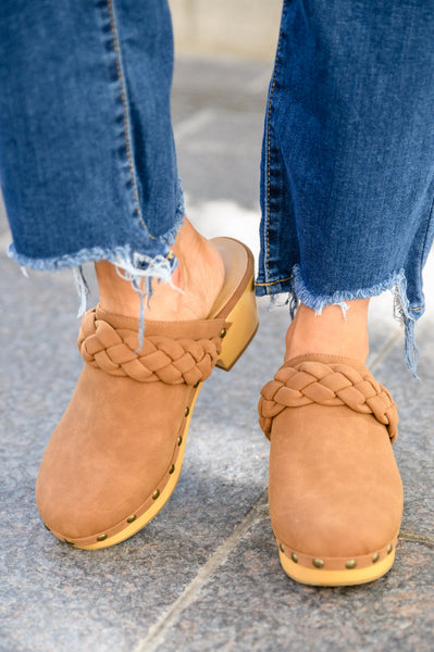 Taylor Braided Clogs In Brown