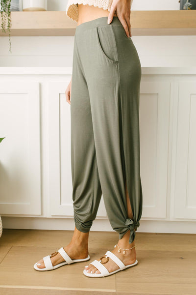 Vacation Lounge Pants in Olive