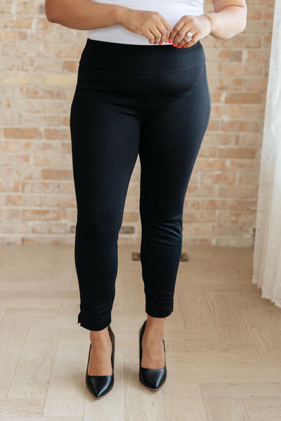 Magic Ankle Crop Skinny Pants in Black