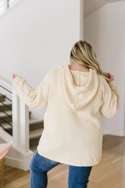 Nantucket Hooded Cable Knit Sweater In Cream