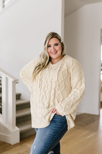 Nantucket Hooded Cable Knit Sweater In Cream