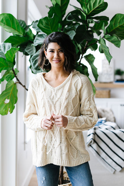 Nantucket Hooded Cable Knit Sweater In Cream