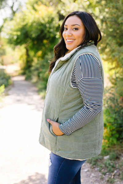 Reversible Shearling Puffer Vest In Army Green