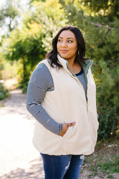 Reversible Shearling Puffer Vest In Army Green